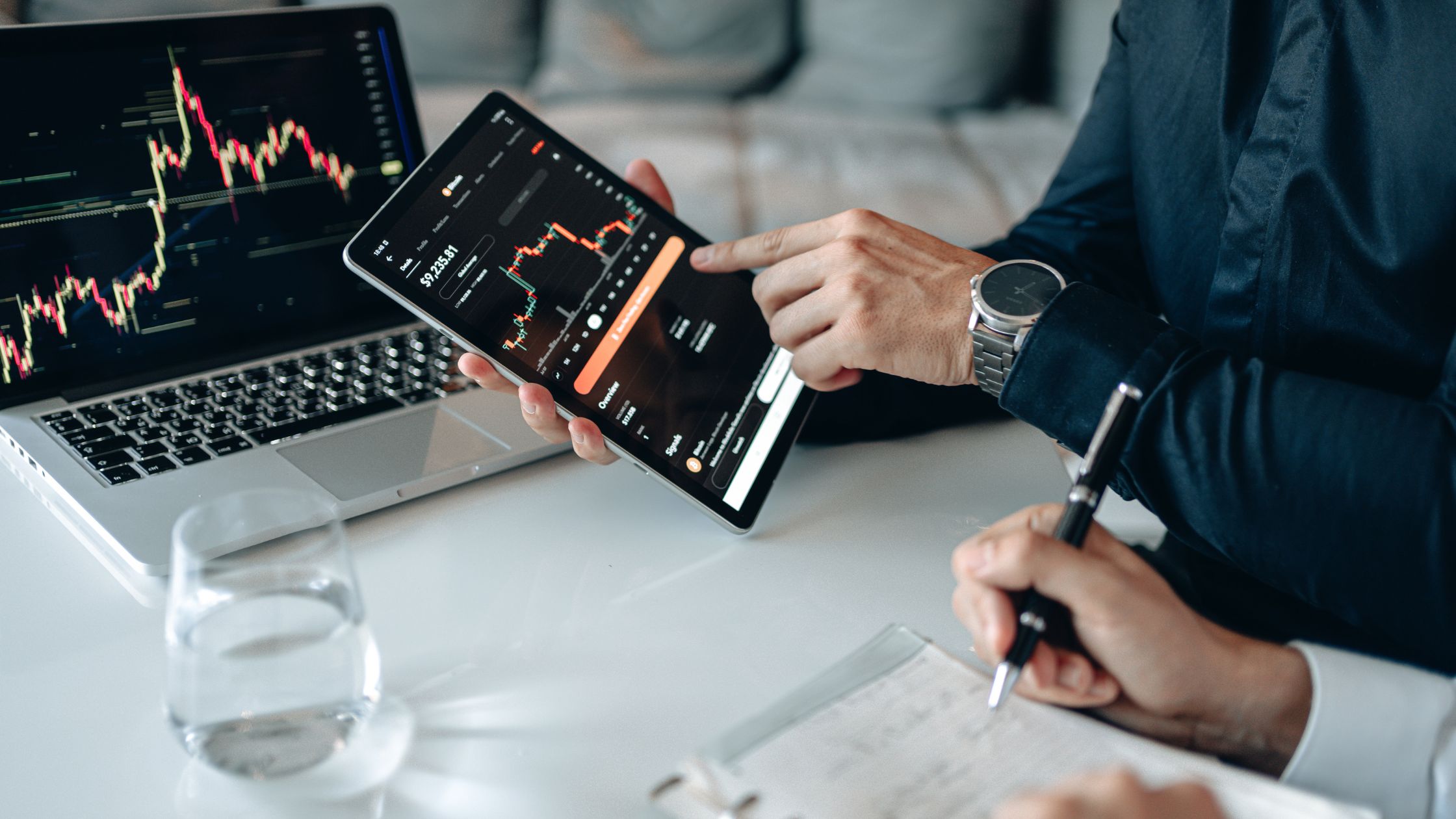 Measuring Success: Digital Advertising Analytics